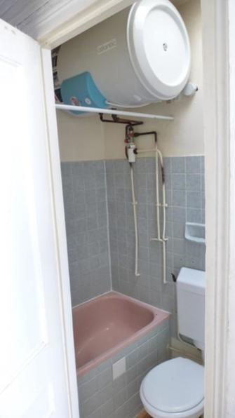 Renovation salle de douche wc petite surface - 1